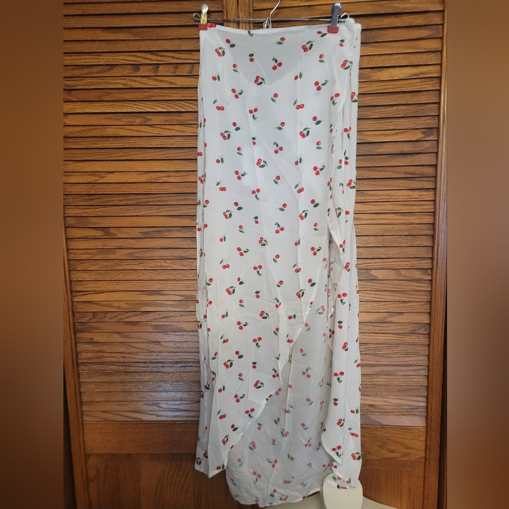 WeWoreWhat NWT Wrap Maxi Skirt Cherries Pattern Size‎ Medium